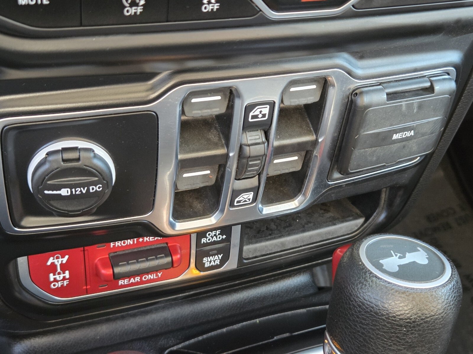 Used 2021 Jeep Wrangler Unlimited Rubicon w/ Xtreme Recon 35" Tire Package image 23