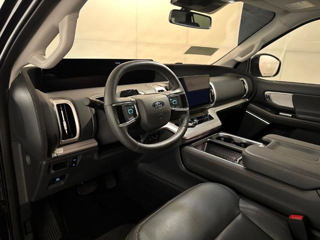 Certified 2025 Ford Expedition Active image 8