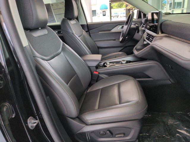 Certified 2025 Ford Explorer Active w/ Active Comfort Package AWD/4WD image 33