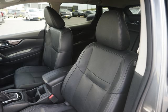 Used 2018 Nissan Rogue Sport SL w/ SL Premium Package FWD image 10