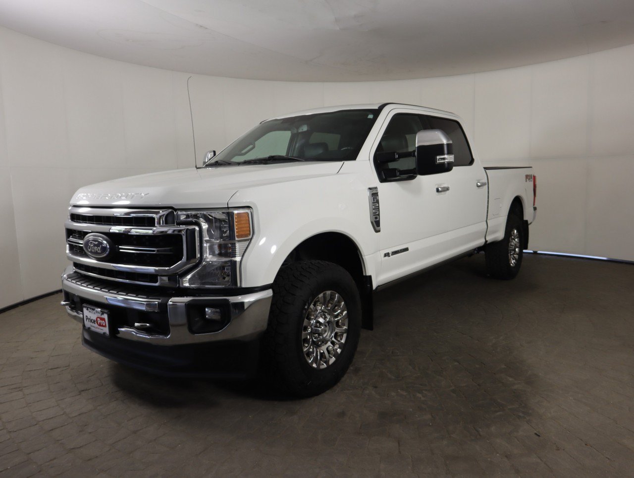 Certified 2020 Ford F250 Lariat w/ Lariat Ultimate Package AWD/4WD image 4