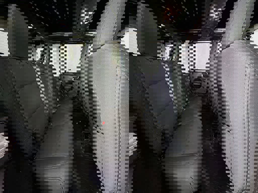 Used 2022 Jeep Wrangler Unlimited Sport image 31