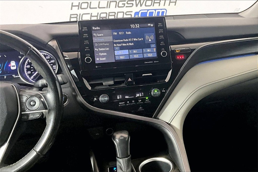 Used 2021 Toyota Camry XLE image 5