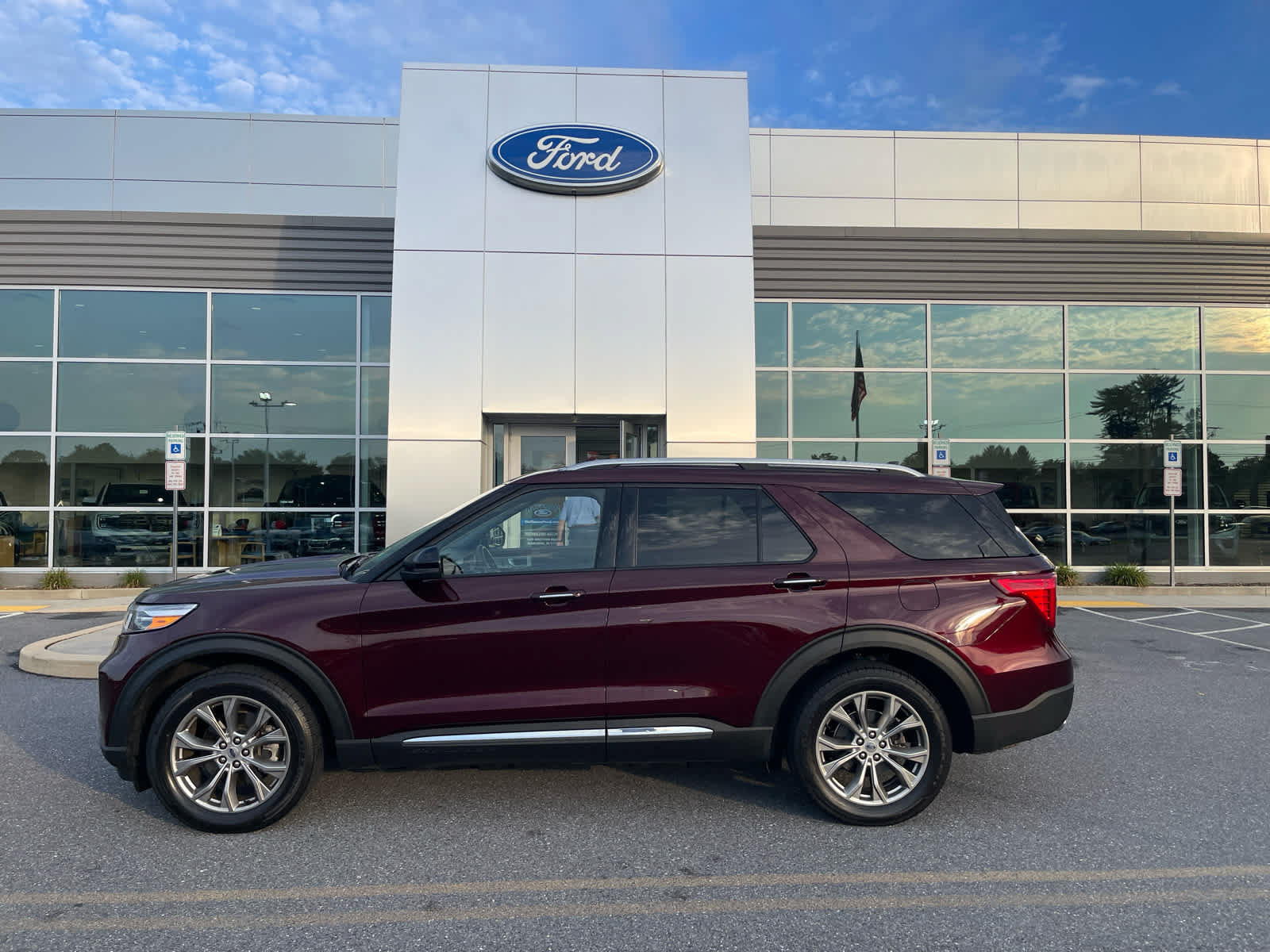 Certified 2022 Ford Explorer Limited w/ Equipment Group 301A