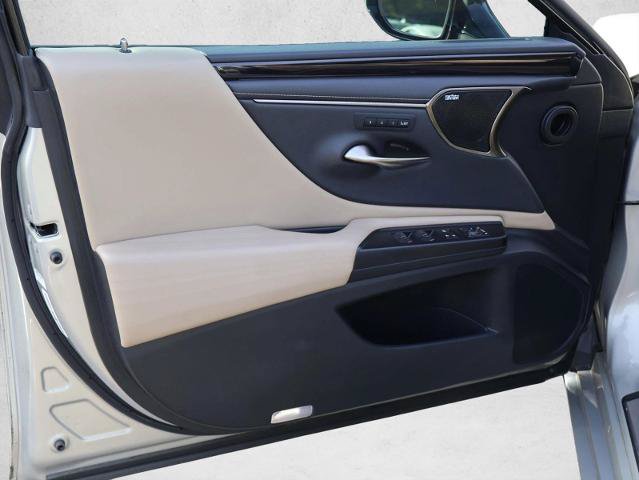 Used 2021 Lexus ES 300h w/ Luxury Package FWD image 11