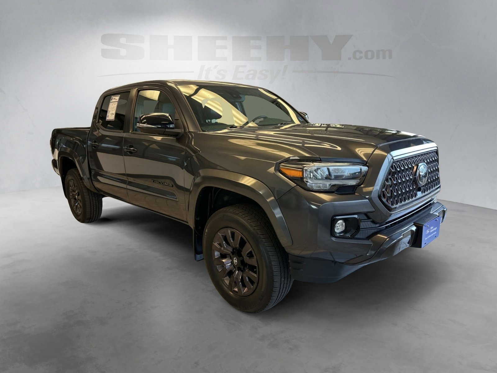 Used 2022 Toyota Tacoma Limited w/ Nightshade Package image 9