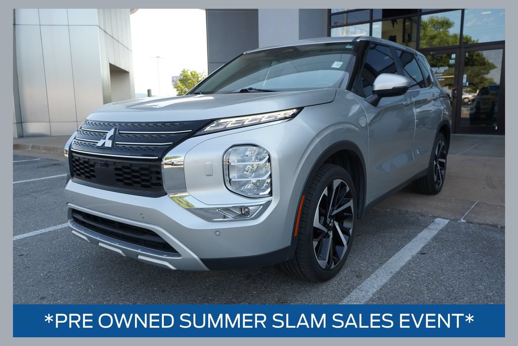 Used 2024 Mitsubishi Outlander SE