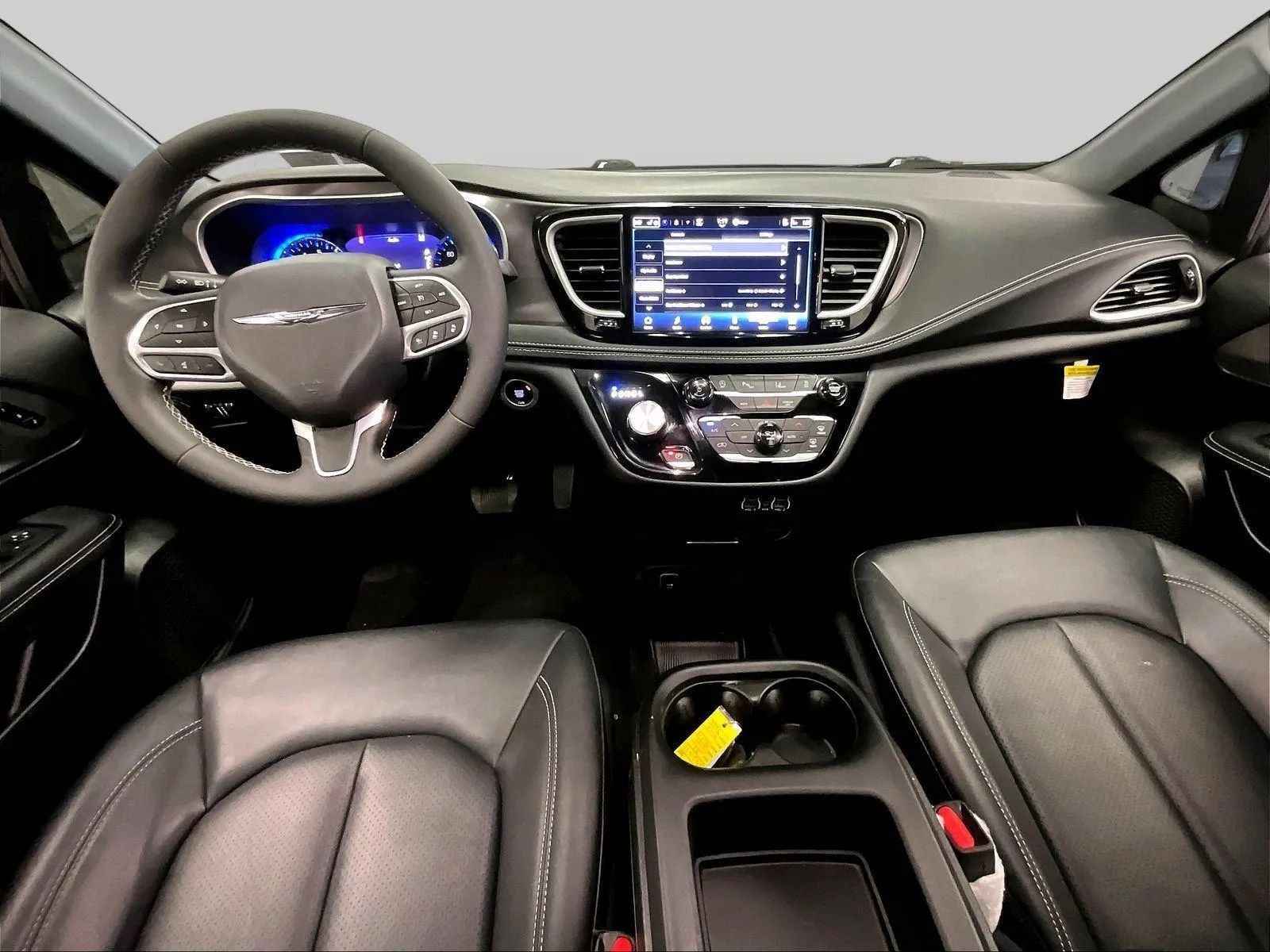 Used 2025 Chrysler Pacifica Select image 14