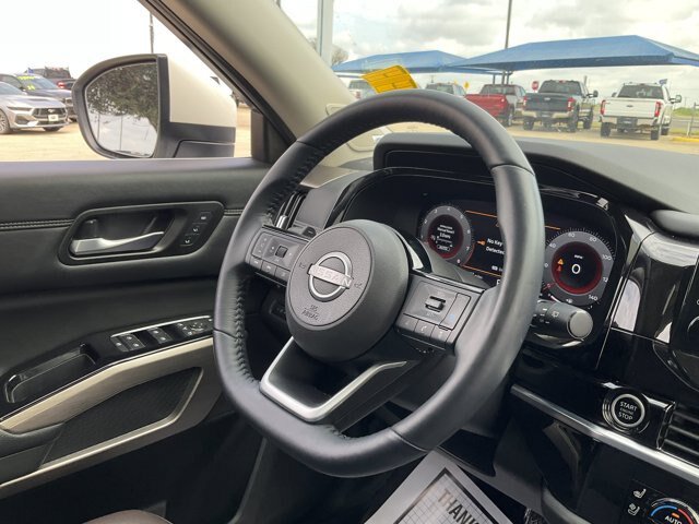 Used 2023 Nissan Pathfinder Platinum w/ Cargo Package AWD/4WD image 22