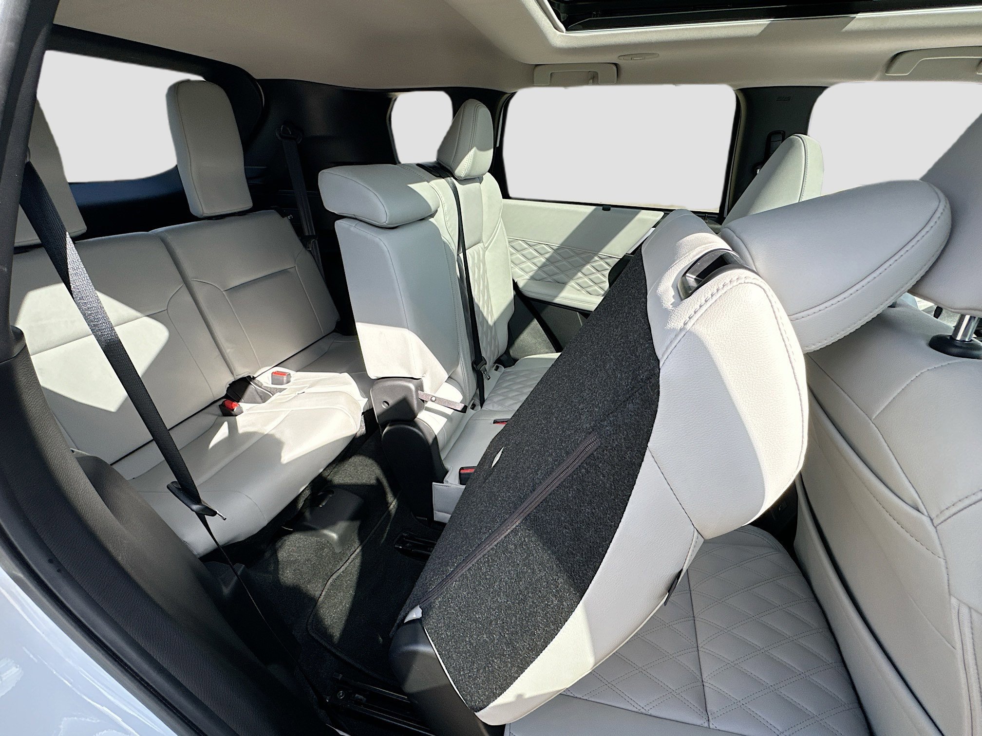 Used 2024 Mitsubishi Outlander SEL Black Edition image 28