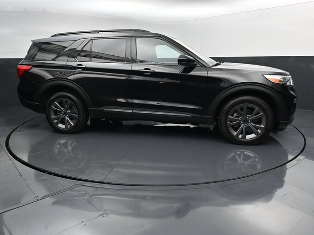 Certified 2023 Ford Explorer XLT w/ Equipment Group 202A AWD/4WD image 12