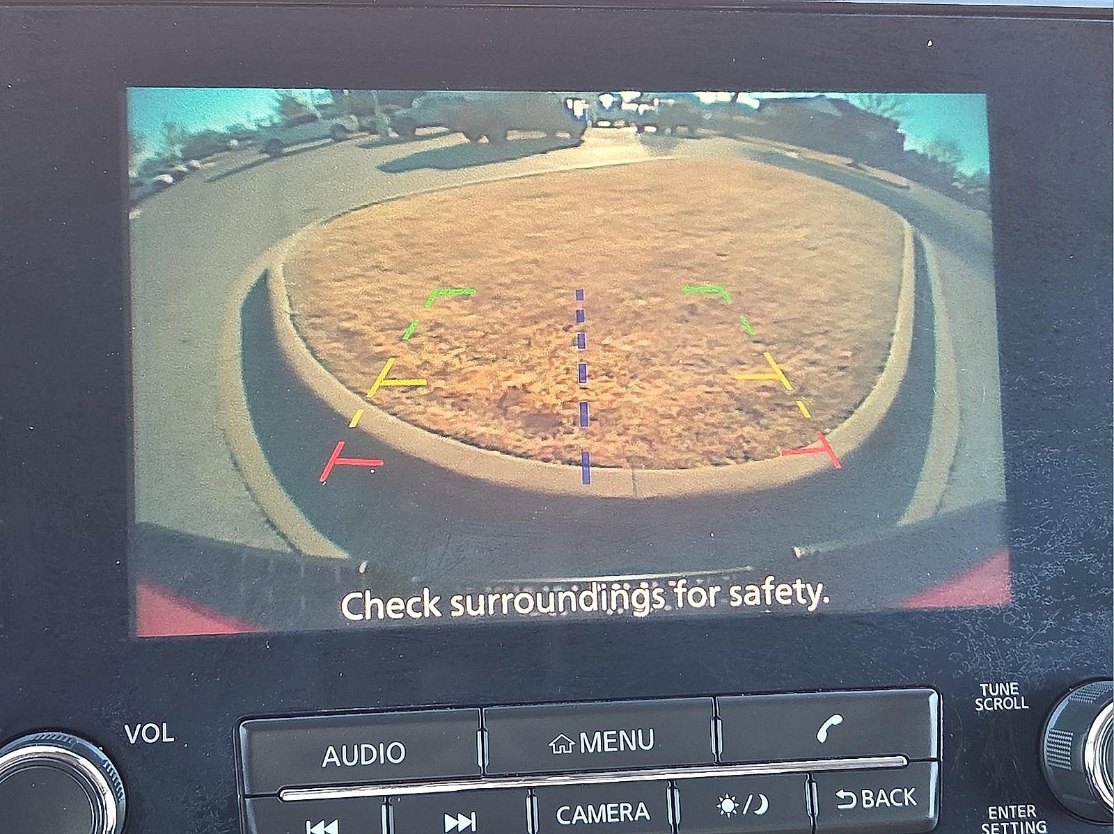 Used 2024 Nissan Titan SV image 16