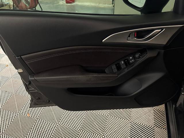 Used 2018 MAZDA MAZDA3 Touring image 15