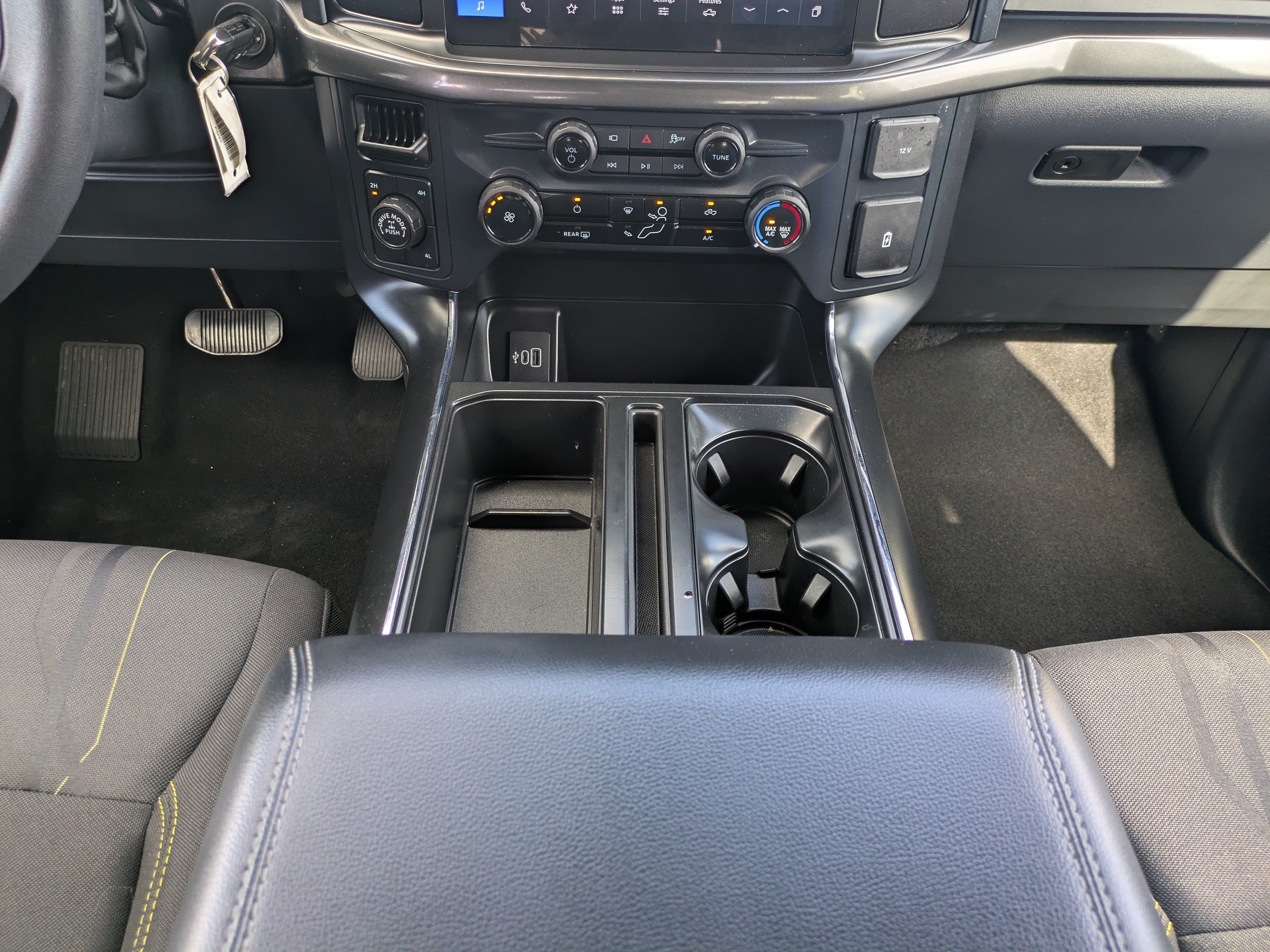 Certified 2025 Ford F150 STX w/ Equipment Group 200A AWD/4WD image 17