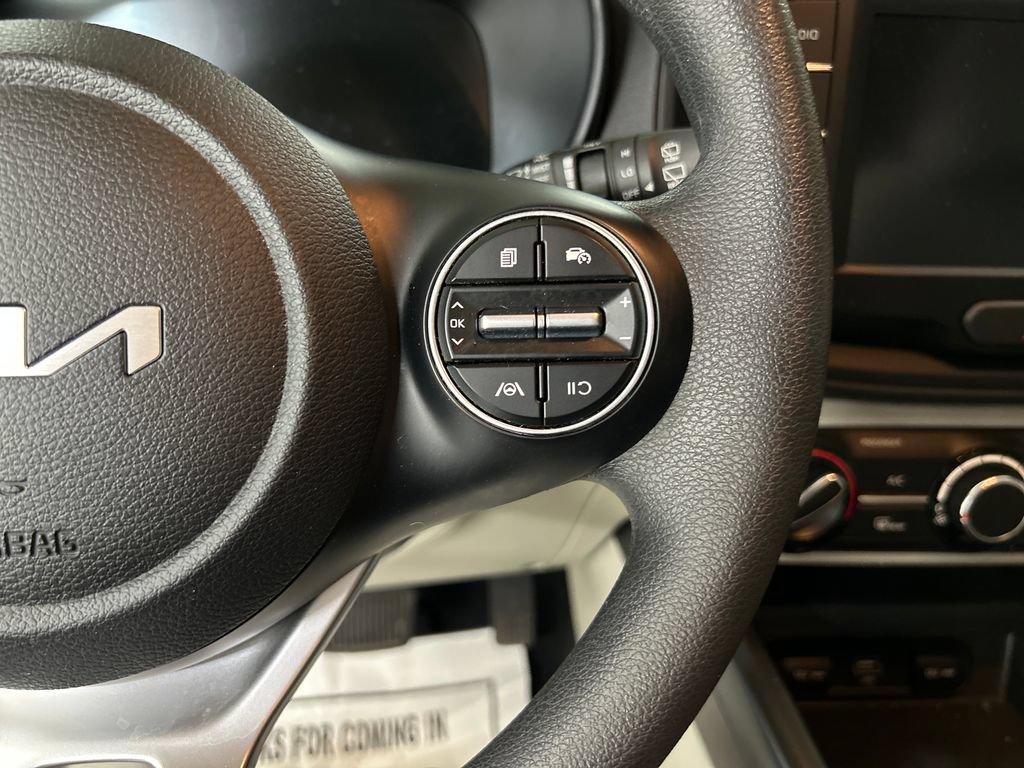 Used 2025 Kia Soul LX w/ LX Technology Package FWD image 21