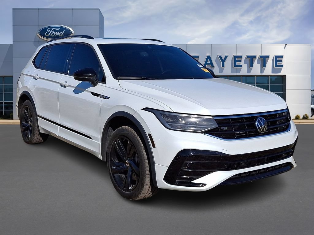 Used 2024 Volkswagen Tiguan SE R-Line AWD/4WD image 1