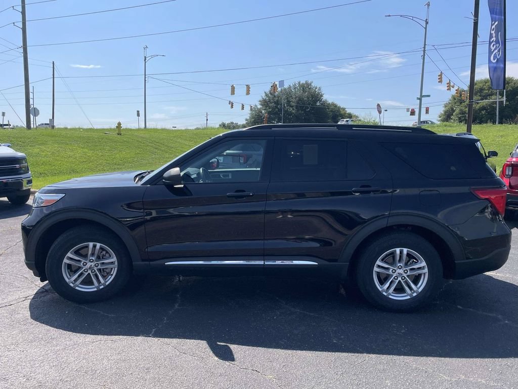Certified 2023 Ford Explorer XLT RWD image 6