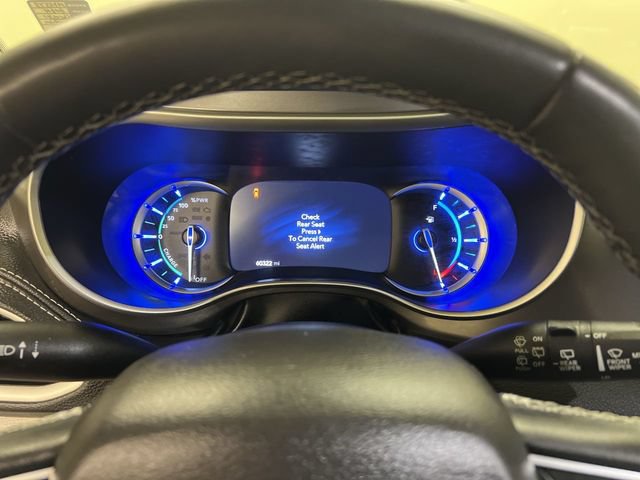 Used 2024 Chrysler Pacifica Limited FWD image 17