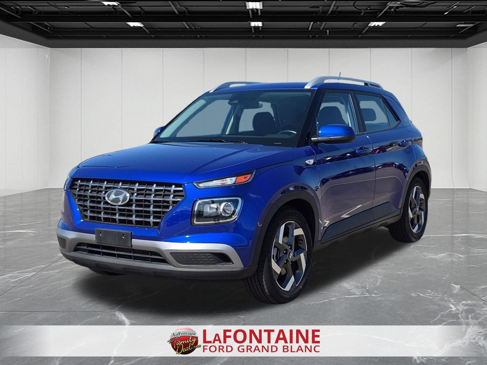 Used 2025 Hyundai Venue SEL FWD image 1