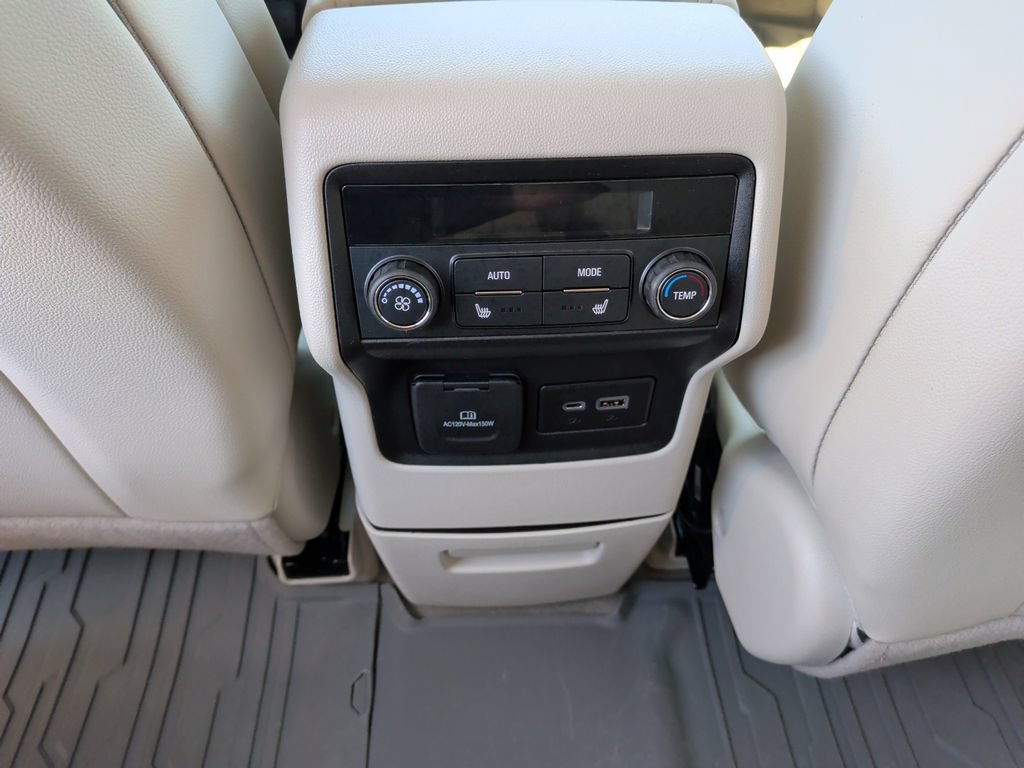 Used 2023 GMC Acadia Denali w/ Denali Ultimate Package AWD/4WD image 19