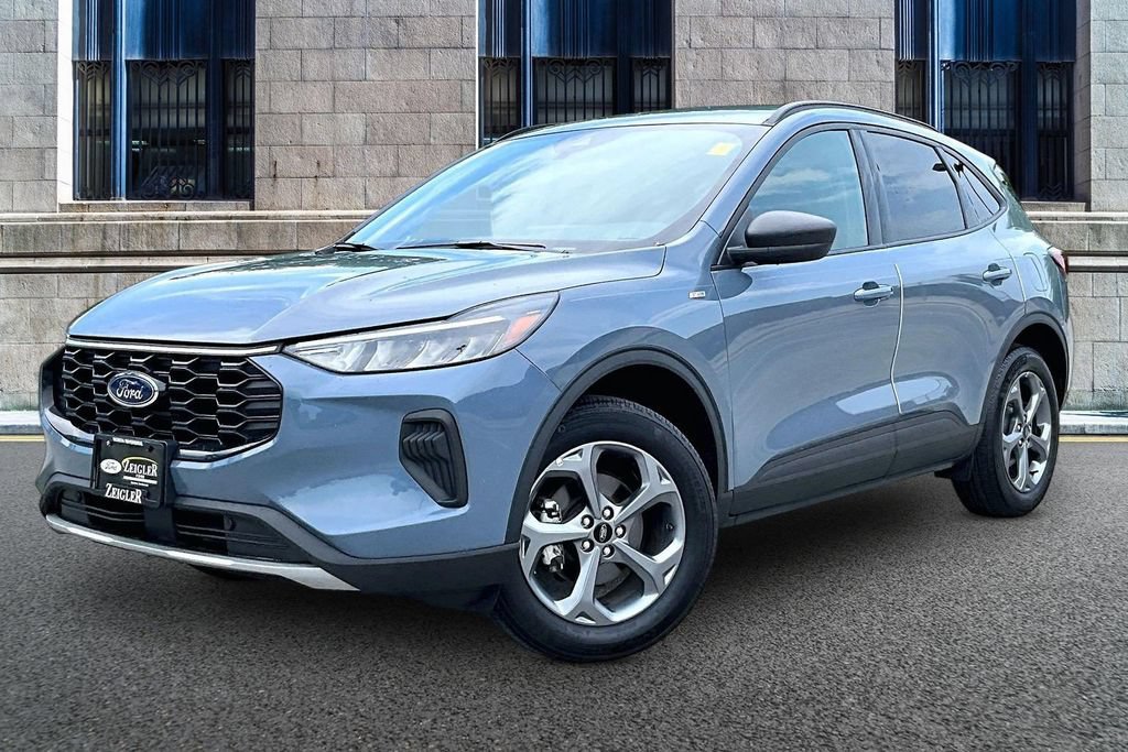 Certified 2025 Ford Escape ST-Line w/ Tech Pack #1 AWD/4WD image 2