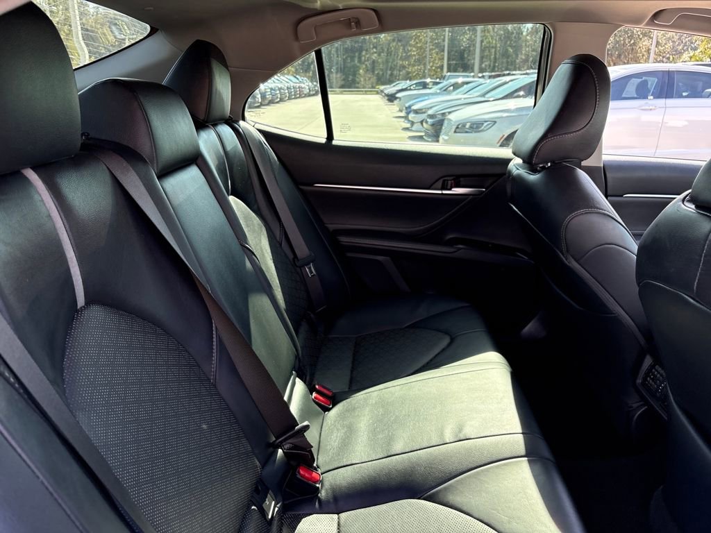 Used 2018 Toyota Camry XSE image 28