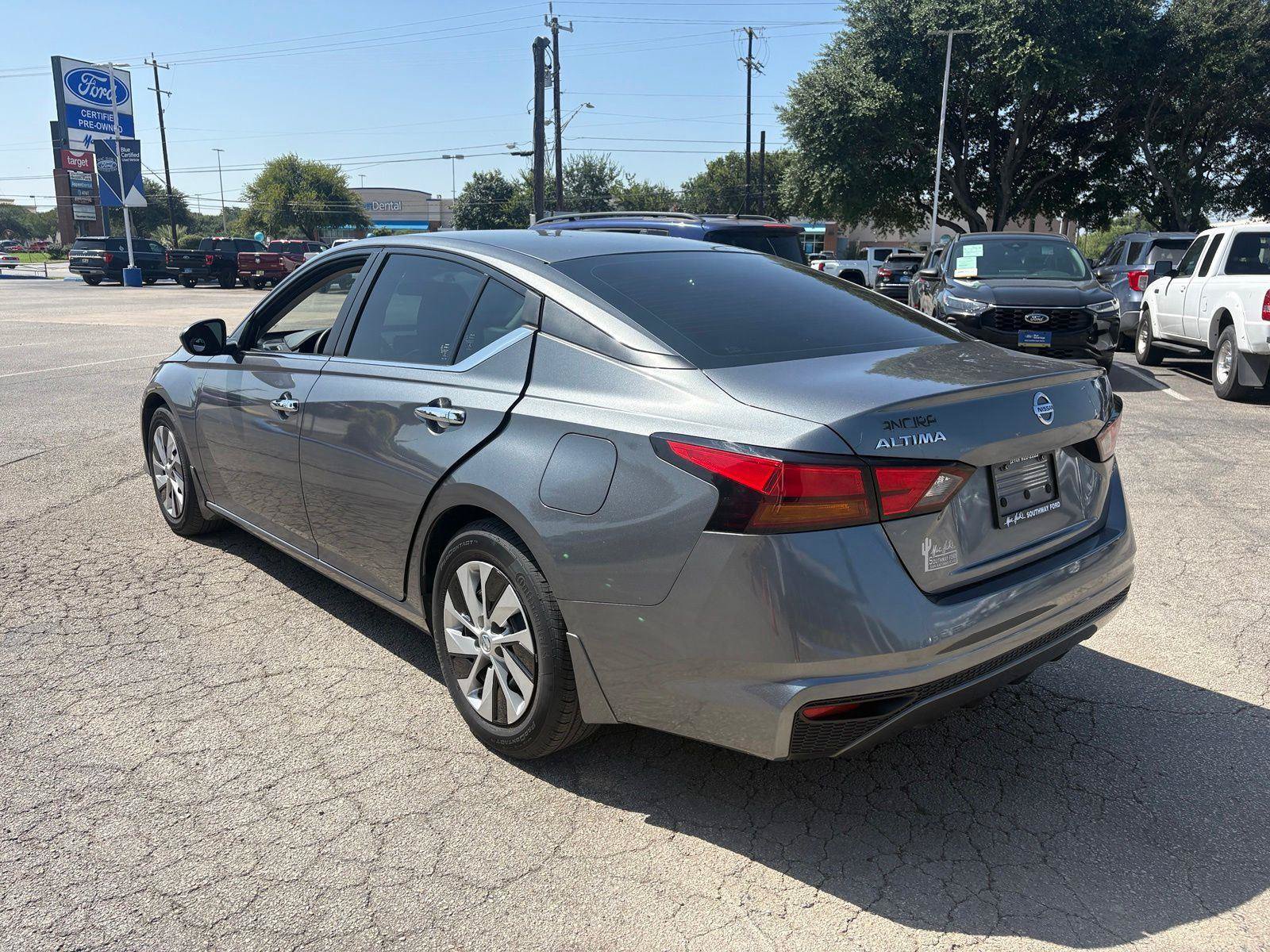 Used 2022 Nissan Altima 2.5 S FWD image 5
