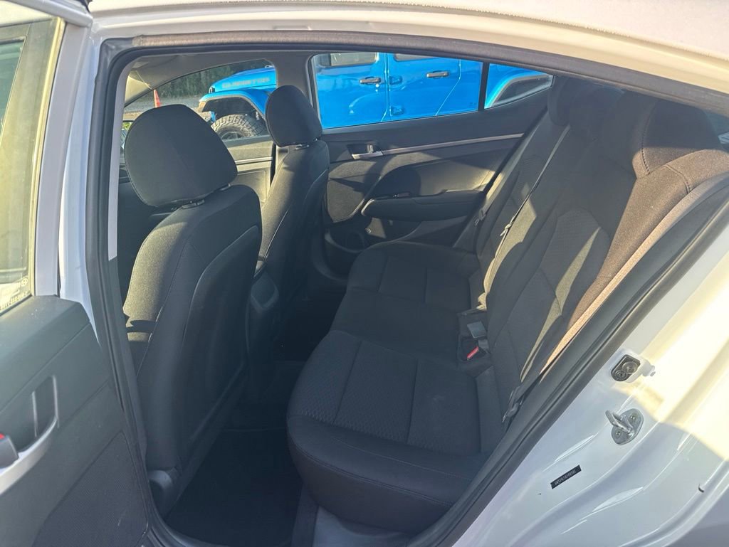 Used 2020 Hyundai Elantra SE w/ Cargo Package (C1) FWD image 5