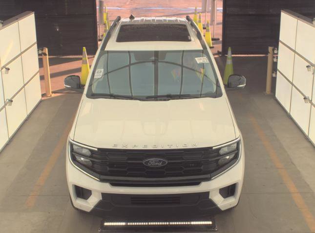 Certified 2025 Ford Expedition Active image 8