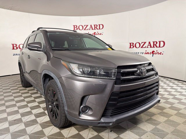 Used 2019 Toyota Highlander SE