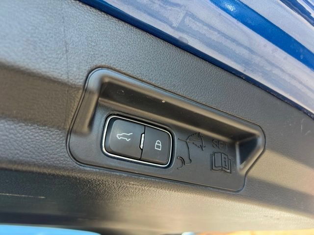 Certified 2022 Ford Explorer XLT w/ Equipment Group 202A AWD/4WD image 24