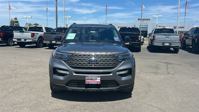 Certified 2023 Ford Explorer XLT w/ Equipment Group 202A AWD/4WD image 9