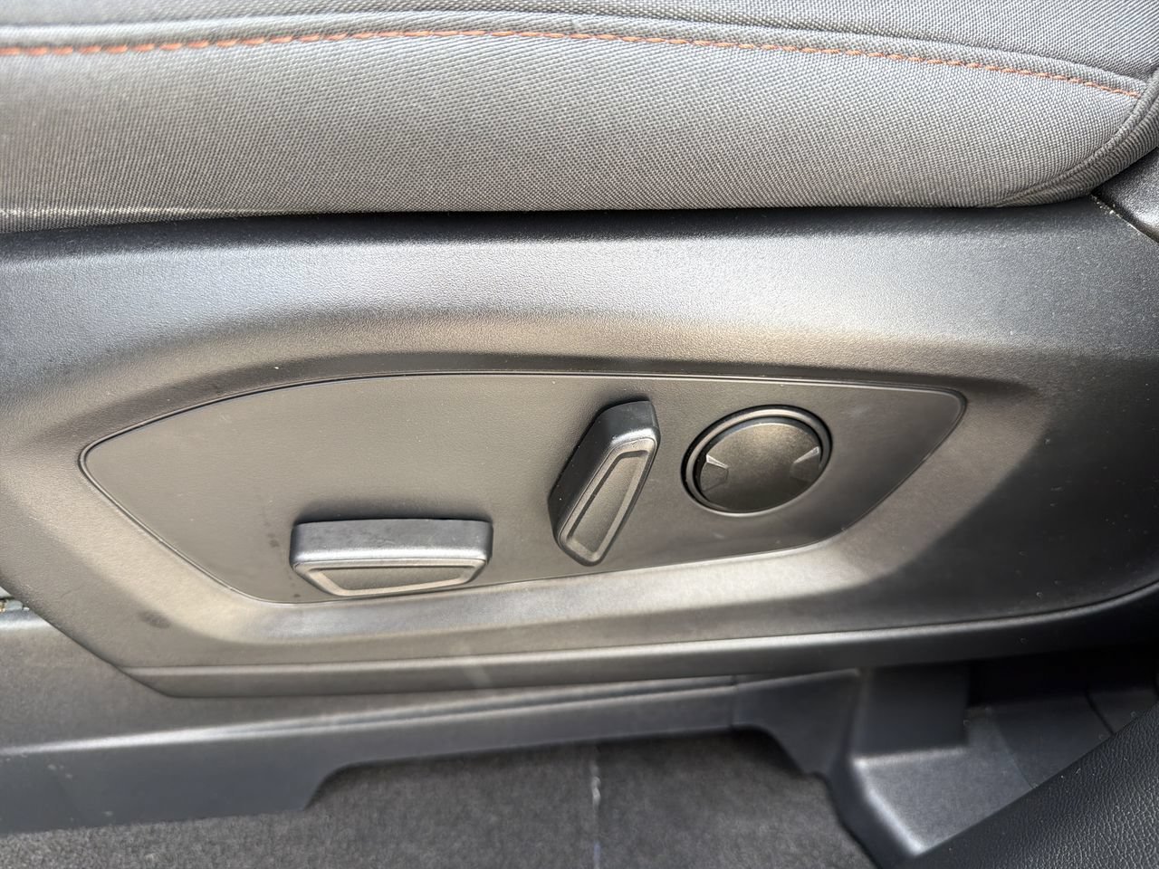 Certified 2025 Ford Explorer Active RWD image 20