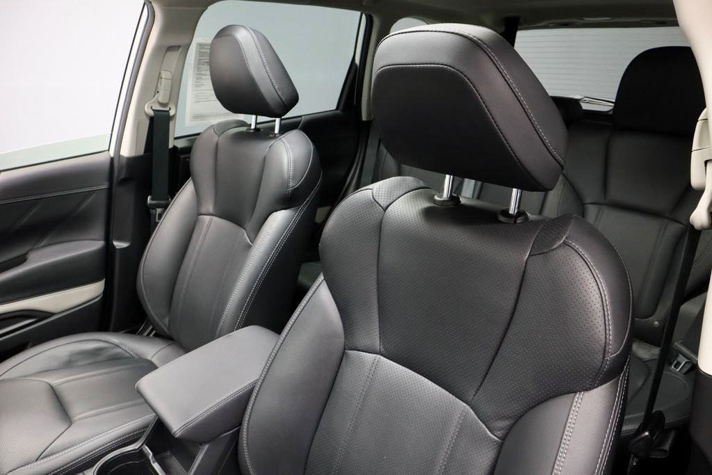 Used 2023 Subaru Forester Limited AWD/4WD image 30