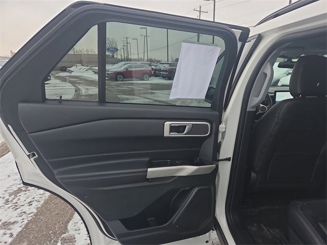 Certified 2022 Ford Explorer XLT w/ Equipment Group 202A image 33