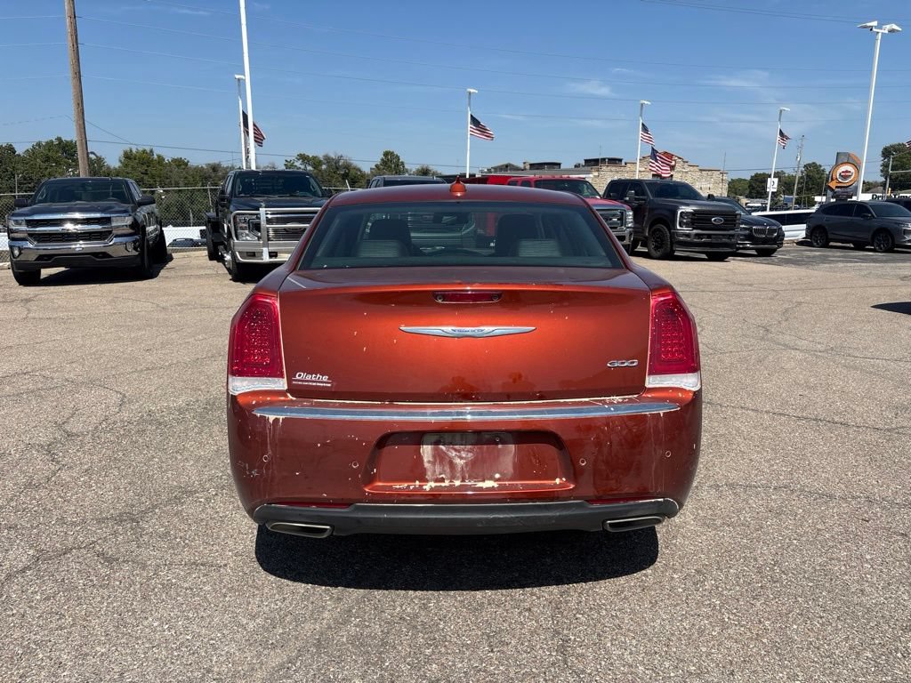 Used 2020 Chrysler 300 Touring L w/ 300 Premium Group RWD image 6
