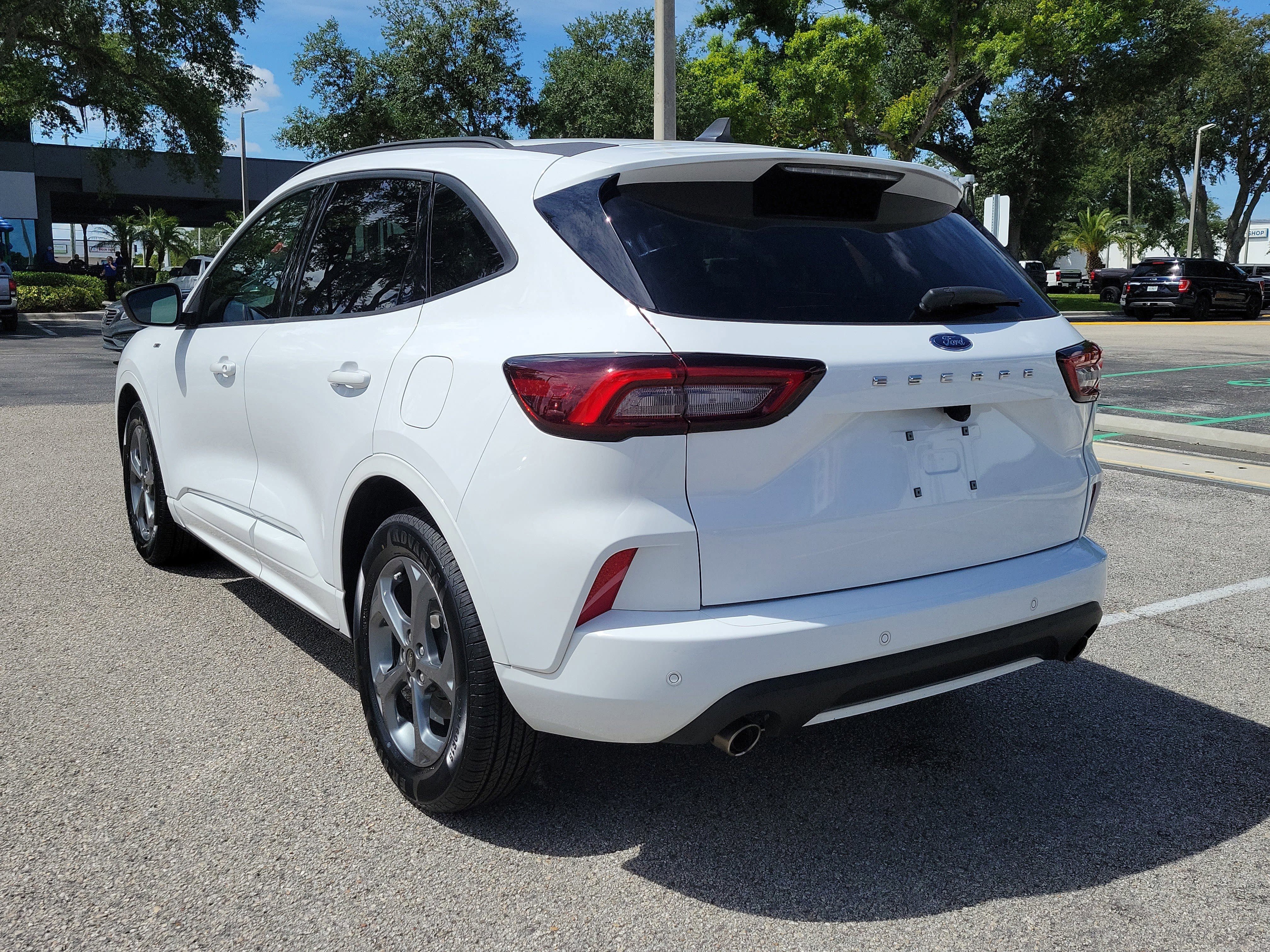 Certified 2023 Ford Escape ST-Line w/ Tech Pack #1 FWD image 3