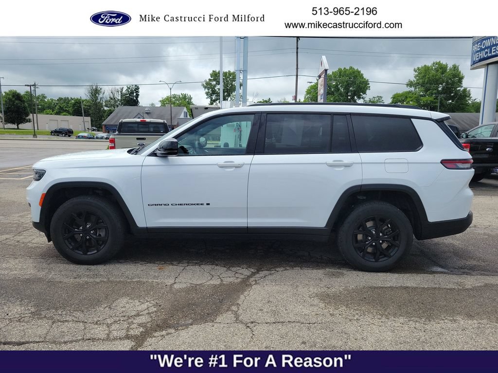 Used 2025 Jeep Grand Cherokee L Altitude AWD/4WD image 2
