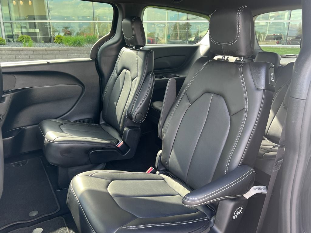 Used 2026 Chrysler Pacifica Select FWD image 12