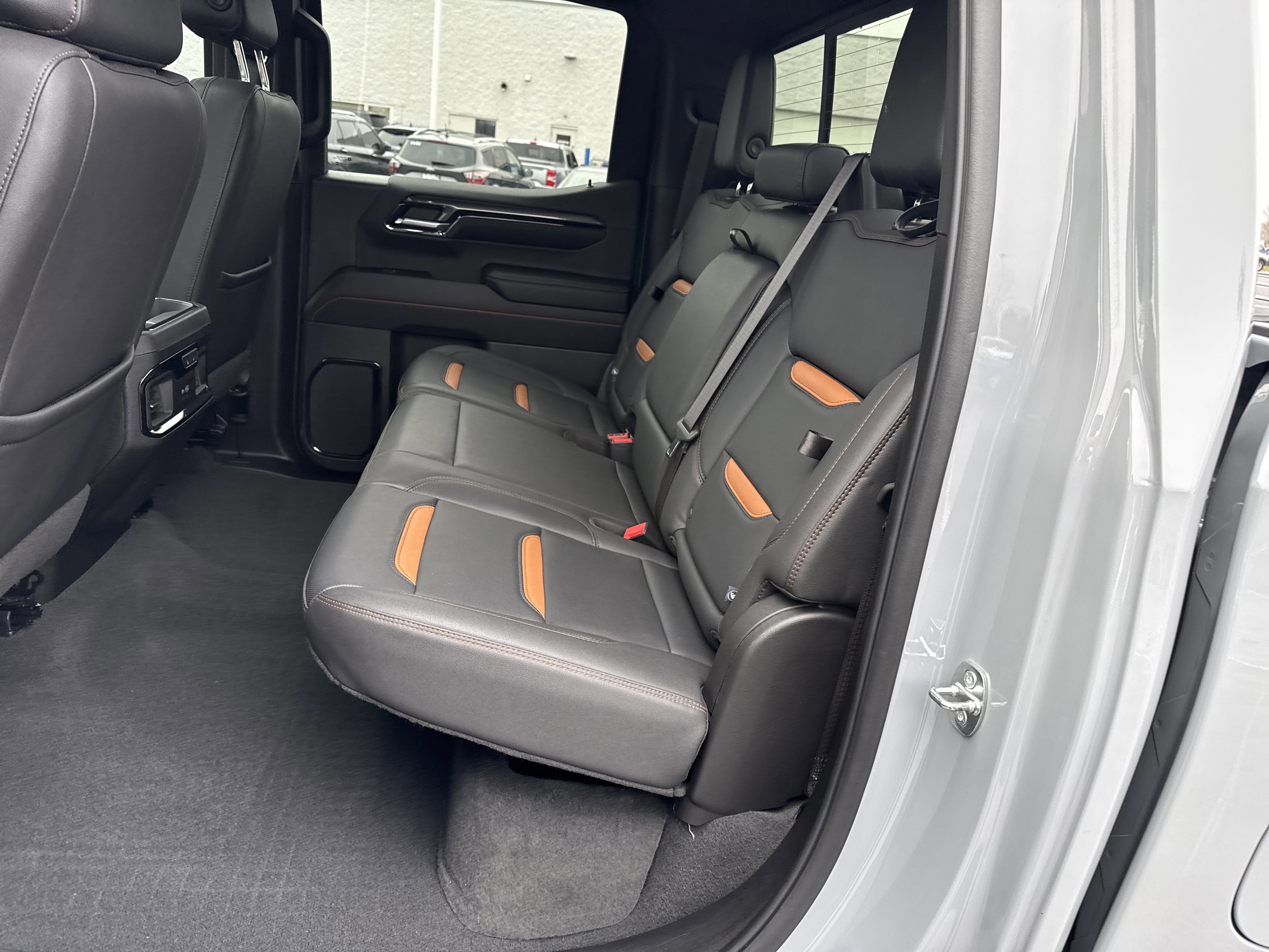 Used 2024 GMC Sierra 1500 AT4 w/ Technology Package image 15