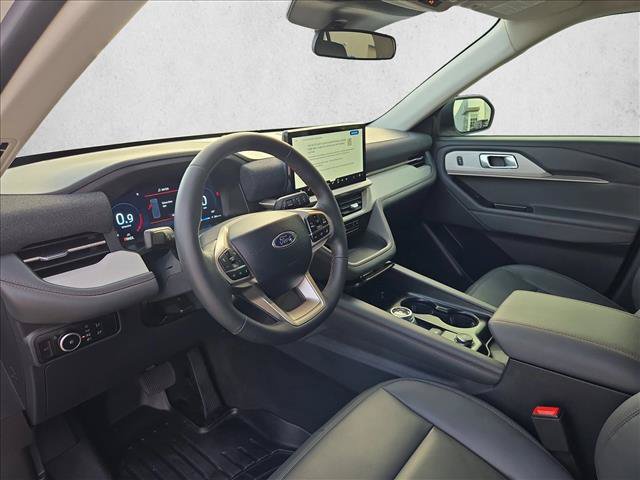 Certified 2025 Ford Explorer Active w/ Active Comfort Package RWD image 10