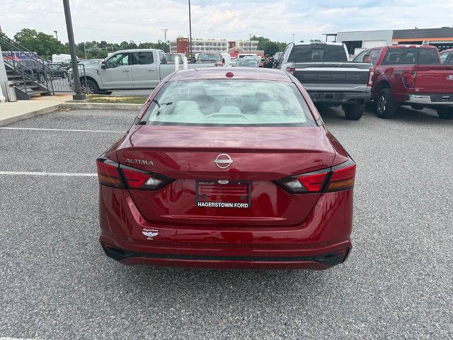 Used 2025 Nissan Altima 2.5 SV FWD image 6