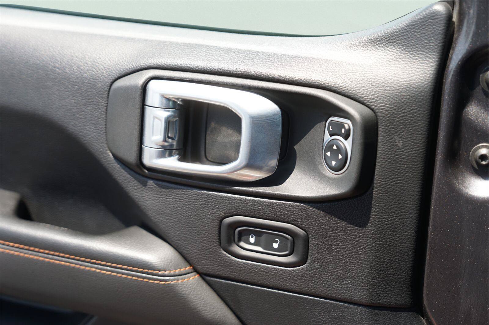 Used 2021 Jeep Gladiator Mojave AWD/4WD image 29