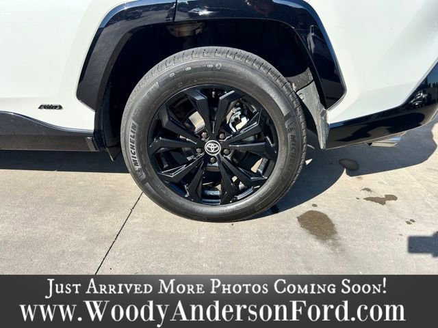 Used 2022 Toyota RAV4 XSE AWD/4WD image 7