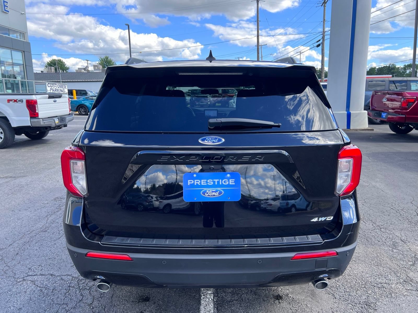 Certified 2023 Ford Explorer ST-Line AWD/4WD image 10