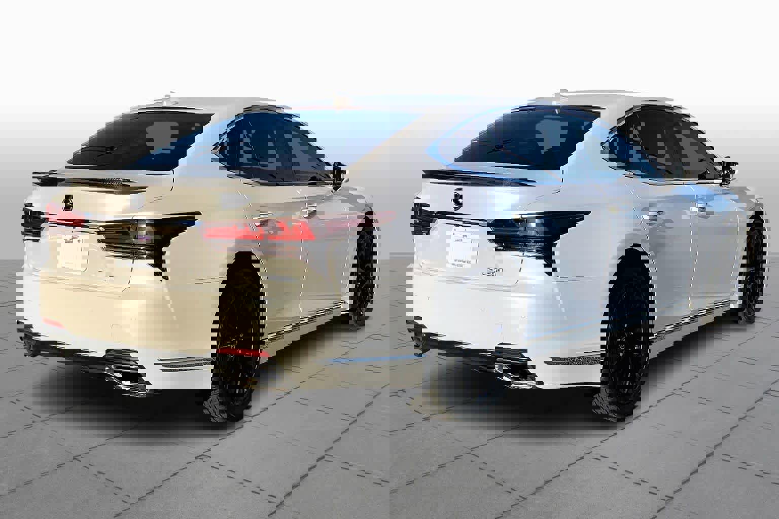 Used 2021 Lexus LS 500 w/ Accessory Package (Z2) image 3