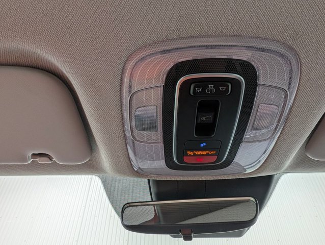 Used 2025 Hyundai Elantra SEL FWD image 9