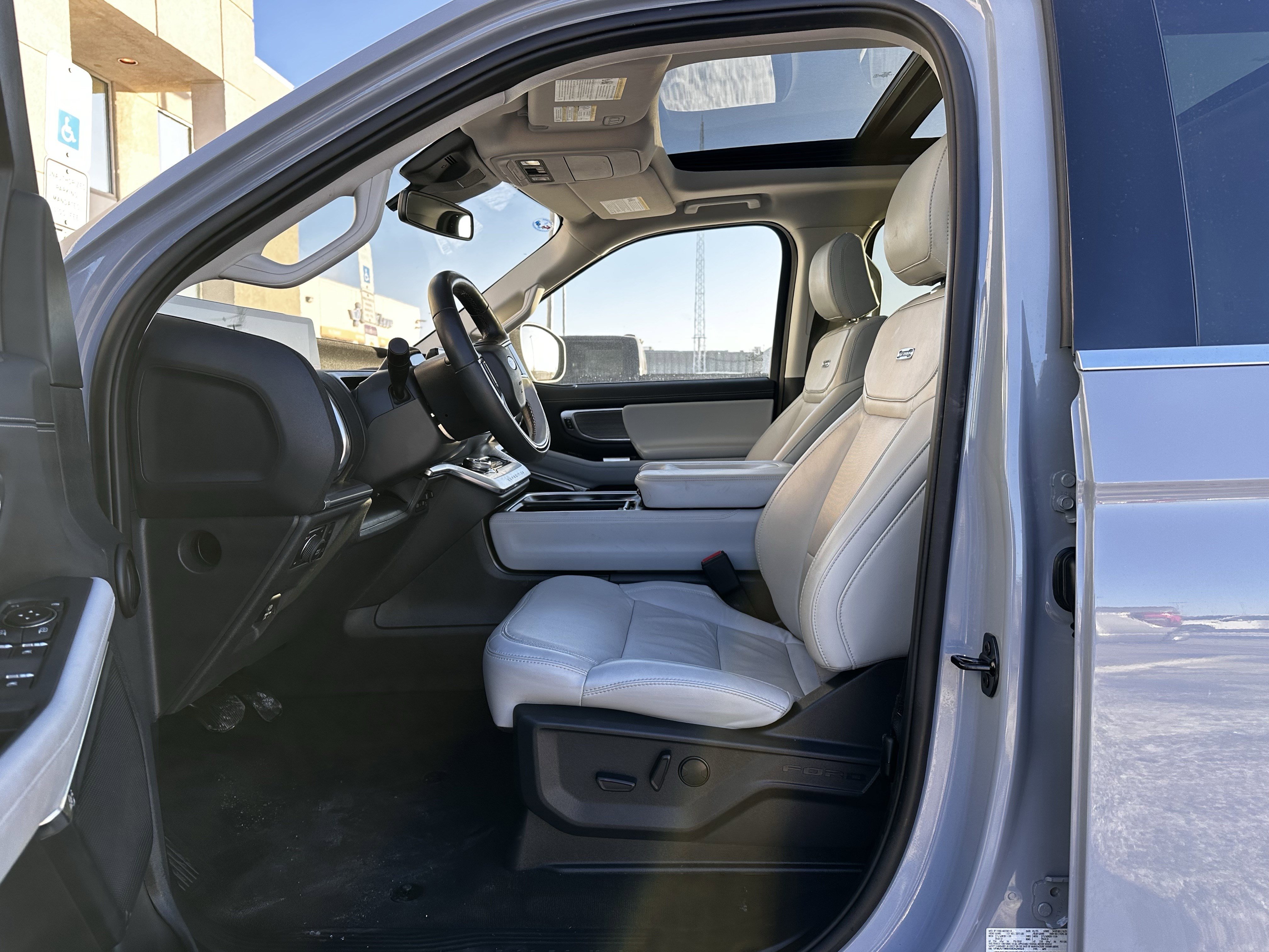 Certified 2025 Ford Expedition Platinum image 7