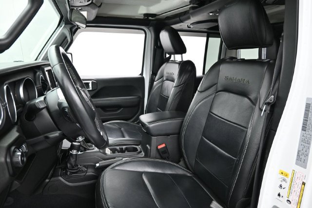 Used 2018 Jeep Wrangler Unlimited Sahara AWD/4WD image 11