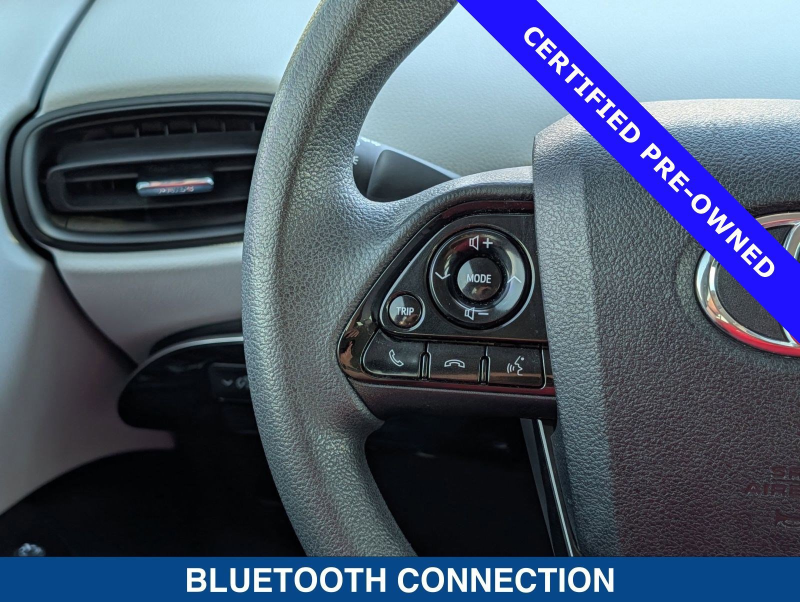 Used 2022 Toyota Prius LE image 23